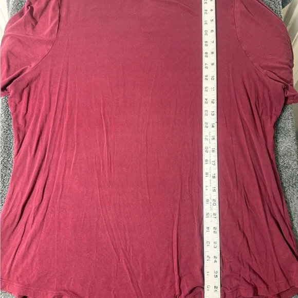 Set of Old Navy Luxe Black and Maroon T-Shirts - Picture 4 of 4